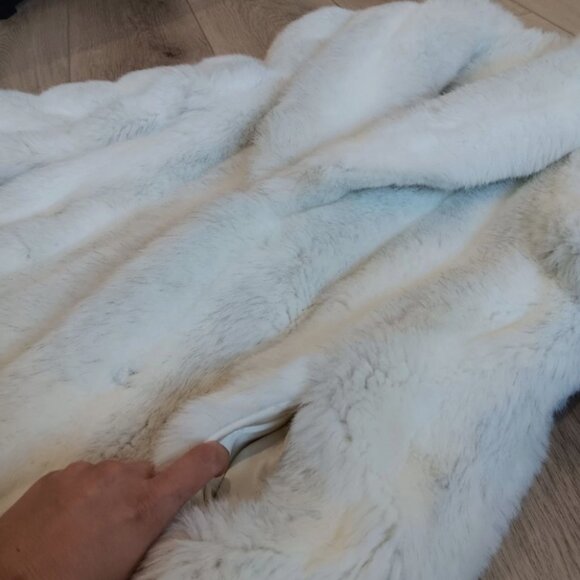Beautiful Faux Fur Coat Size 11 / 12 - Picture 12 of 16
